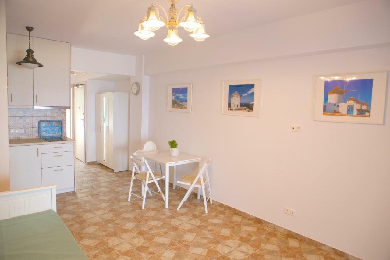 Mediterranean Sandy Beach Apartment Толон Экстерьер фото